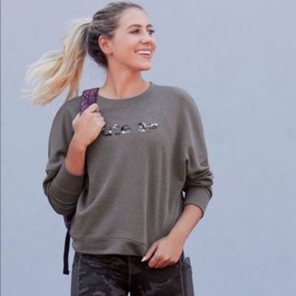 NWT Fabletics Stacey "Cute af" Pullover - Picture 1 of 7
